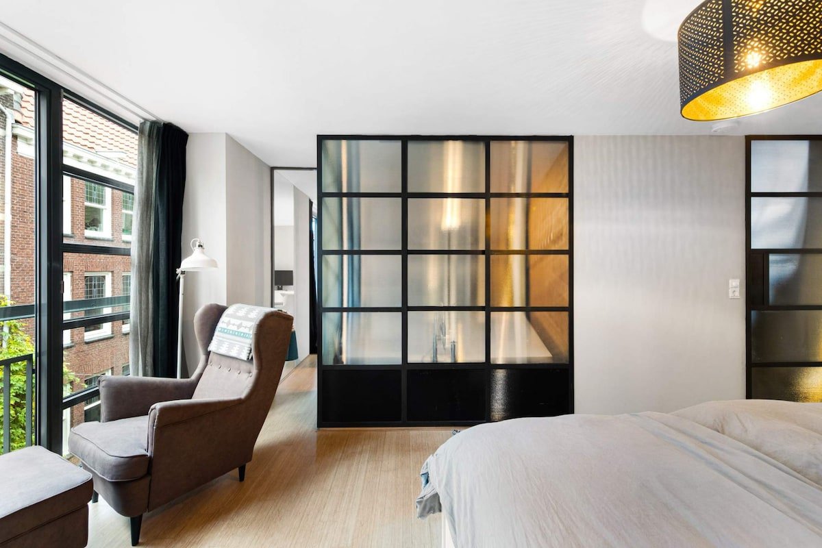 Luxury 97m2 Penthouse Amsterdam City Center gallery image 4