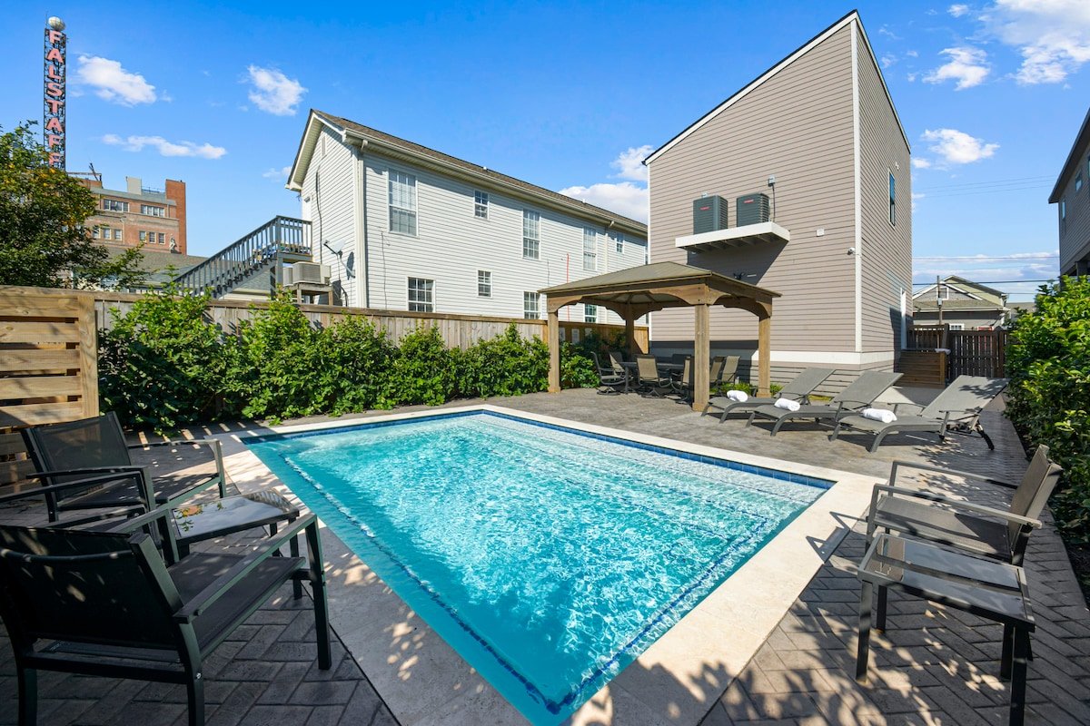 NOLA Oasis- Heated Pool, Parking, 8 Beds & 5 Baths gallery image 2