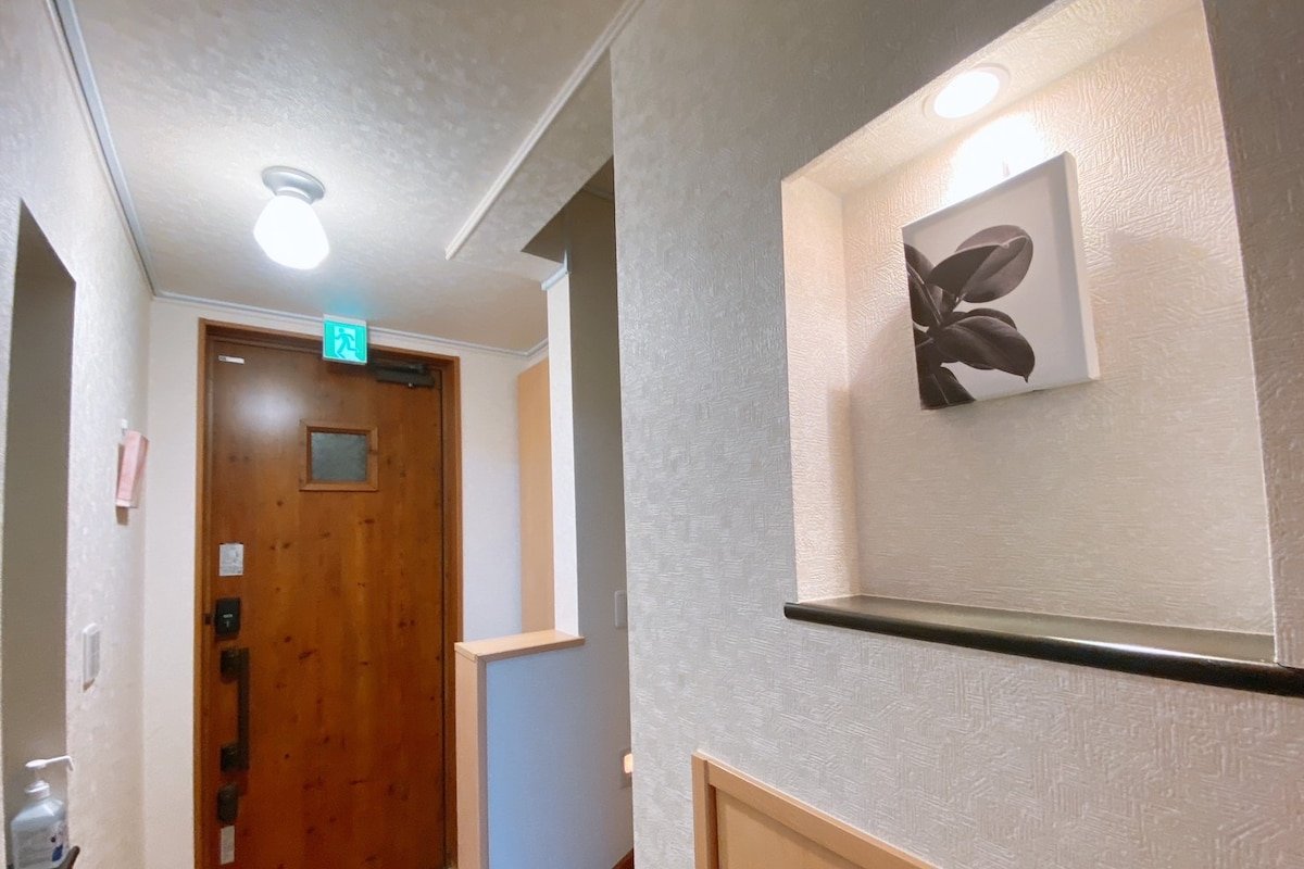 新宿駅徒歩12分　歌舞伎町徒歩10分　無料駐車場（サイズ幅1800ｍｍ以下　高さ2100ｍｍ以下） gallery image 2