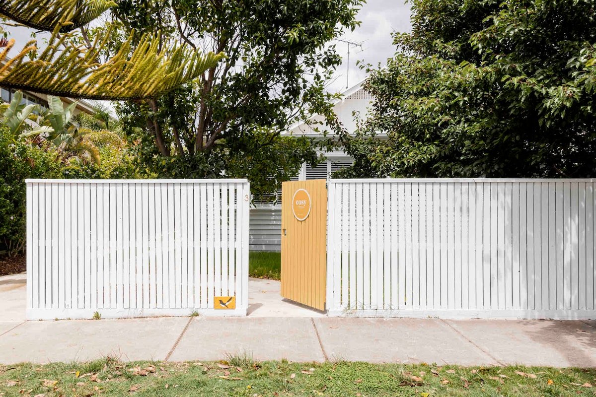 Cosy At Front Beach Torquay gallery image 5