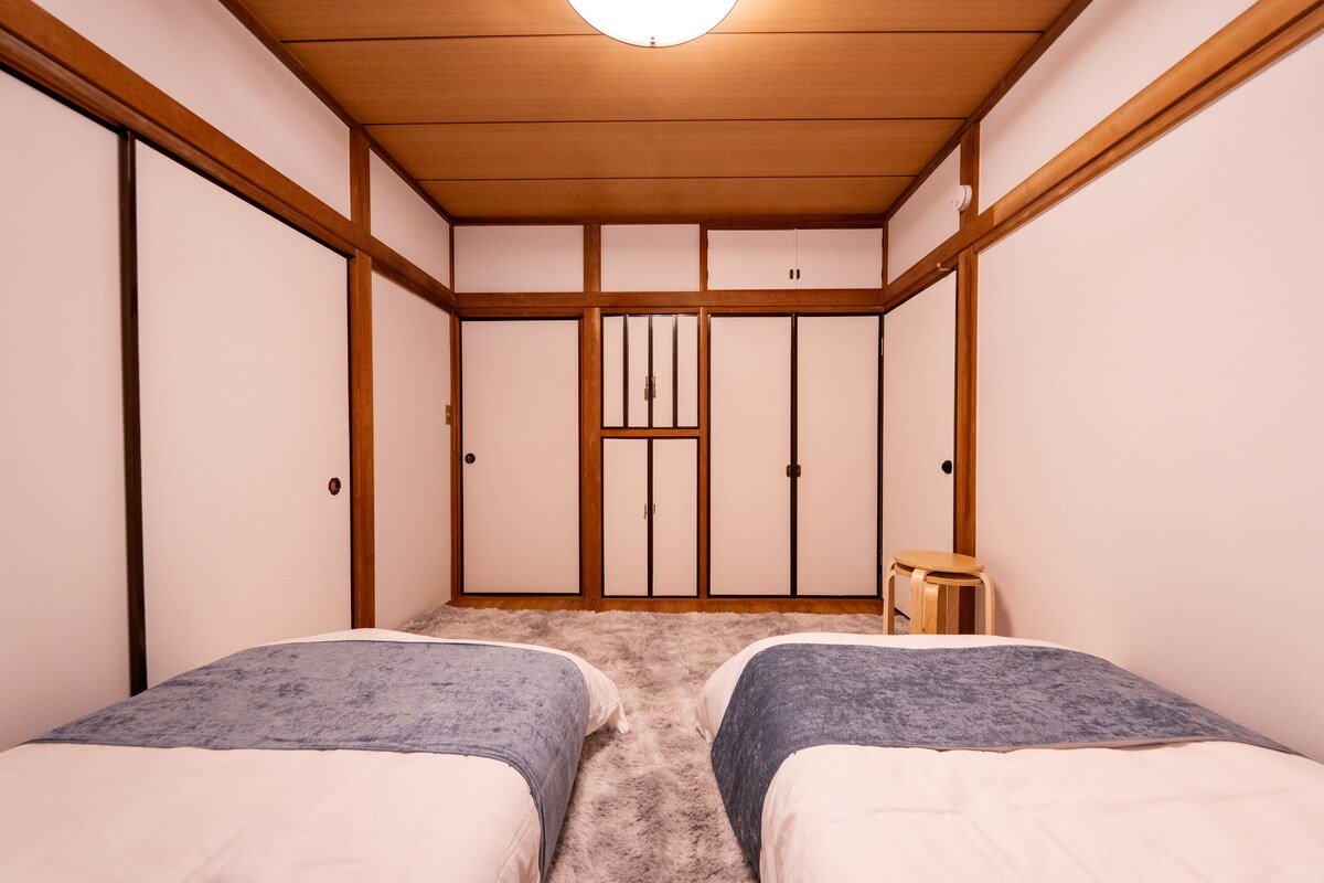 (b)新宿まで電車で8分！/駅から徒歩6分/4寝室/3風呂/大人数 gallery image 4