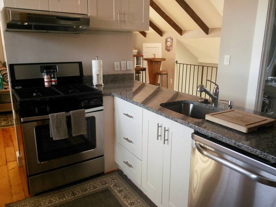 2 apartments in the heart of downtown Newport gallery image 5