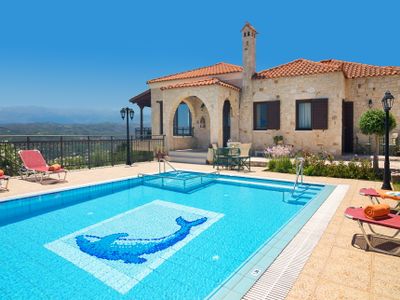 Family Villa w/Private Pool, BBQ & Childrens Area
