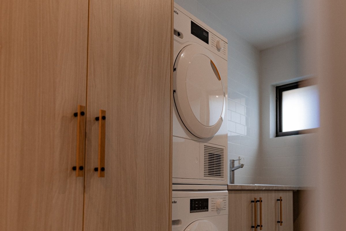 Cooinda – Absolute Beachfront, Views & Sauna gallery image 5