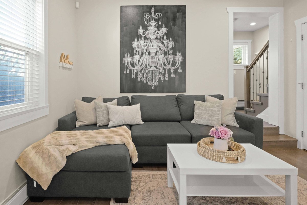 Cozy Central 3BR Home| King Bed| 15 min to DT Van!