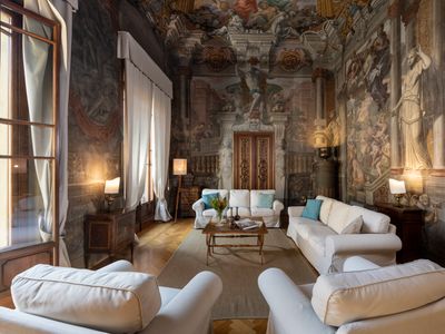 Gorgeous Florentine apartment