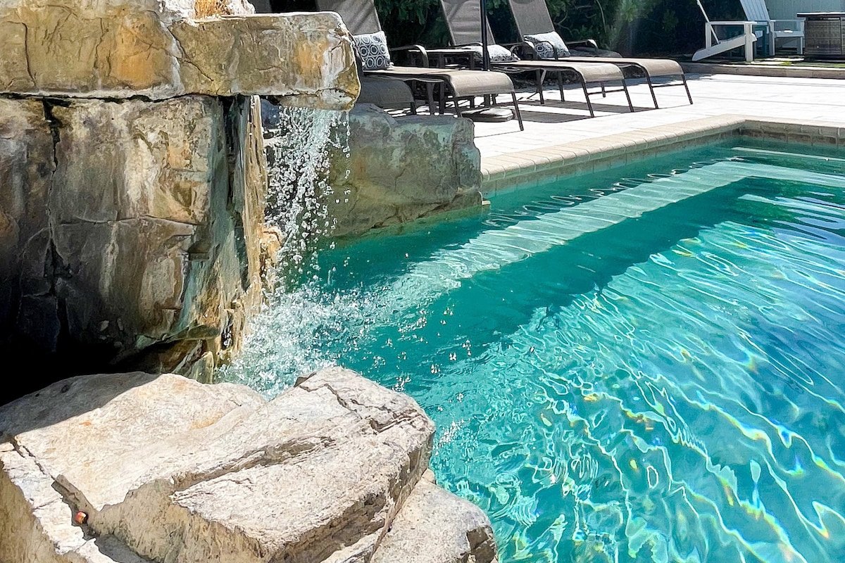 The Ultimate Beach House. Over 130 5Star Reviews gallery image 5