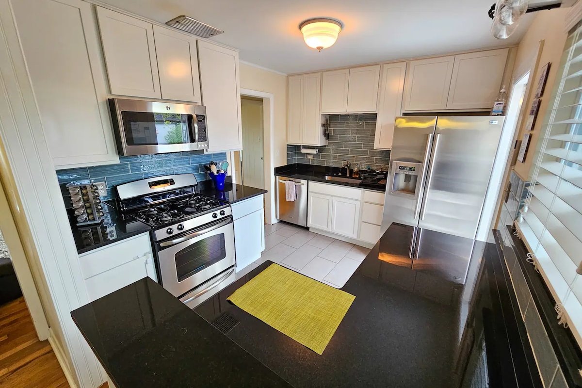 Top-Rated Bungalow Near City Park/National Jewish gallery image 3