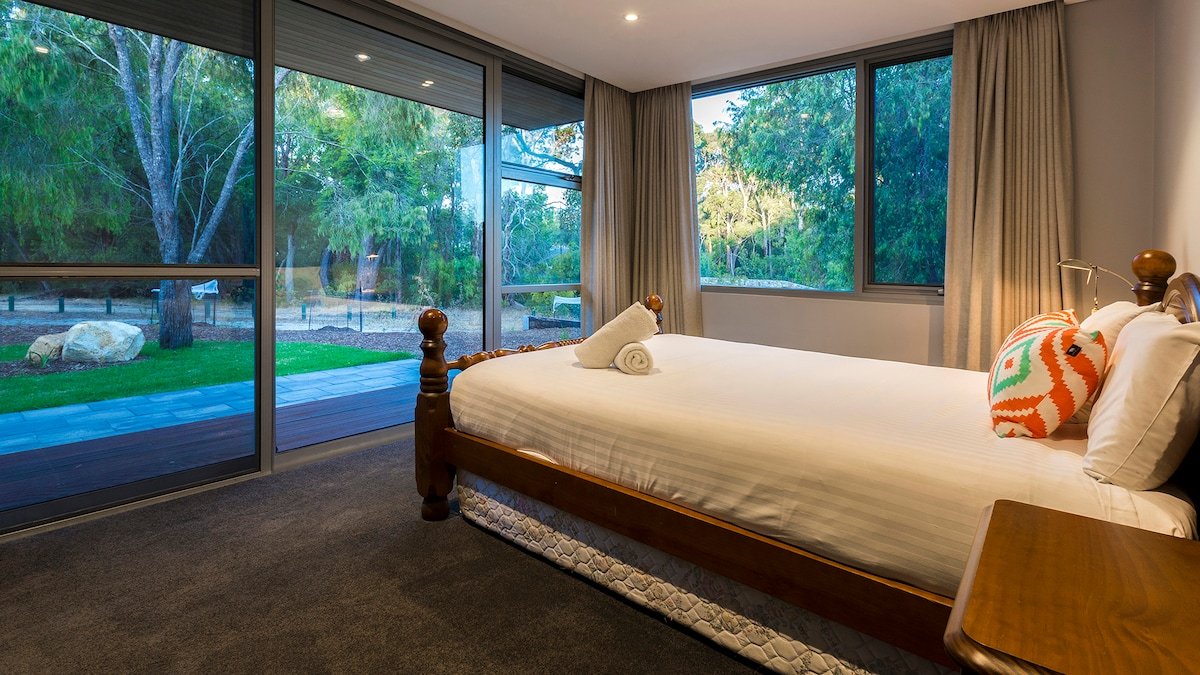 Maybrook—Minutes from Meelup Beaches & Dining gallery image 3