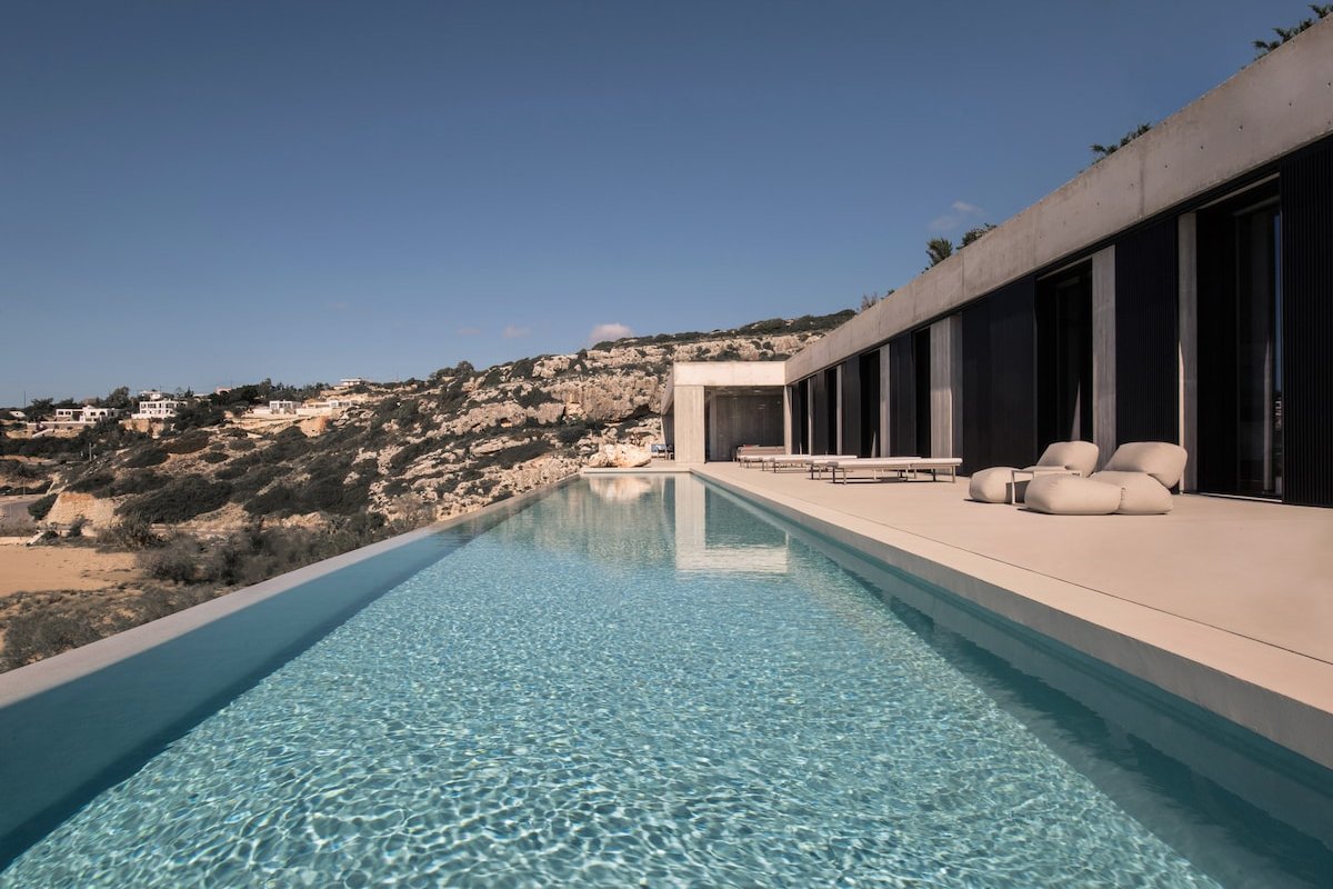 Beach Rock Coastal Villa by etouri w/ Maid Service gallery image 3
