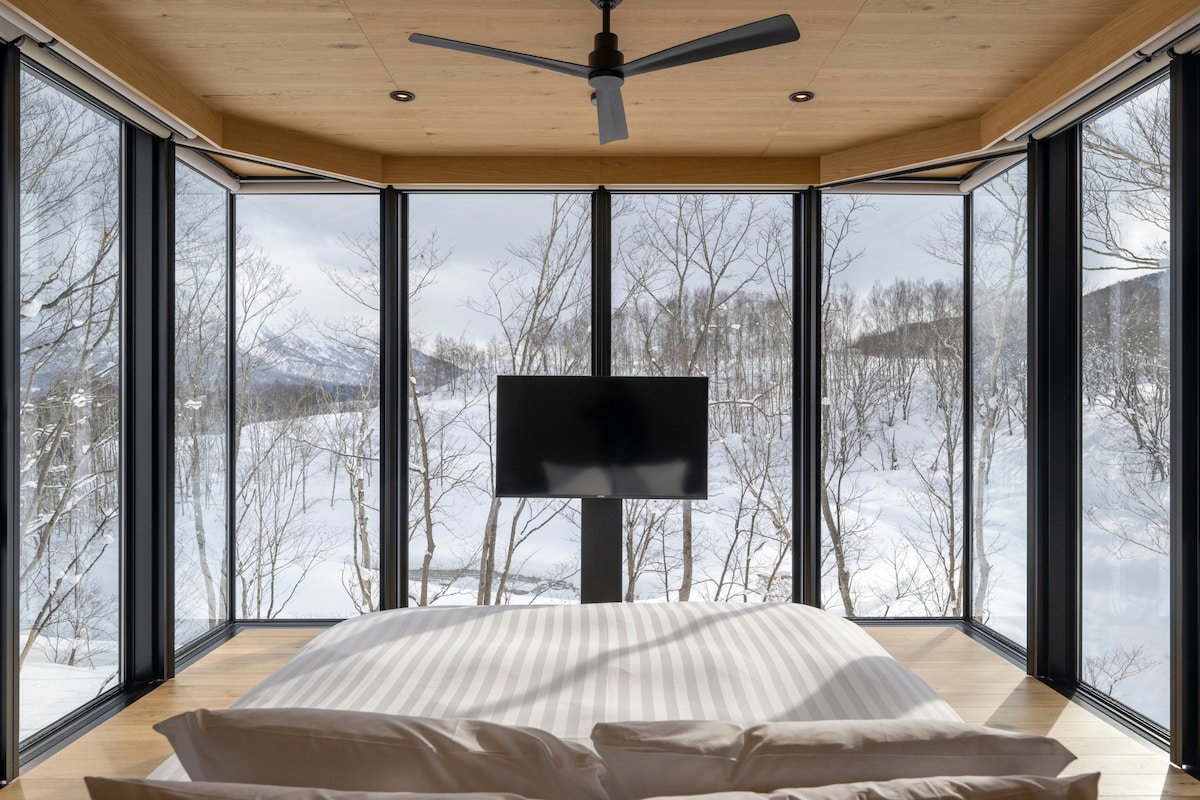 Tsubasa | 5BR Award Winning Chalet w Winter Butler gallery image 2