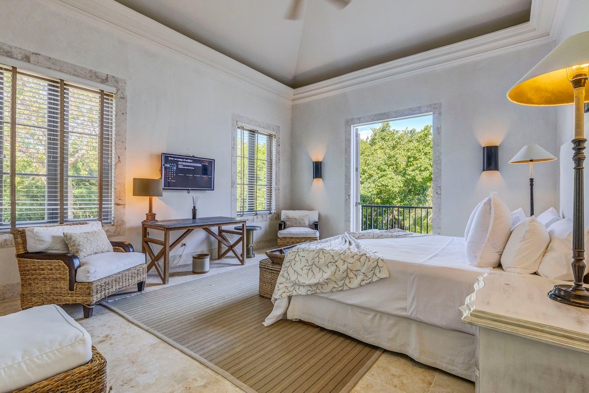 Corales 114 – Stunning Marble Estate Villa gallery image 4