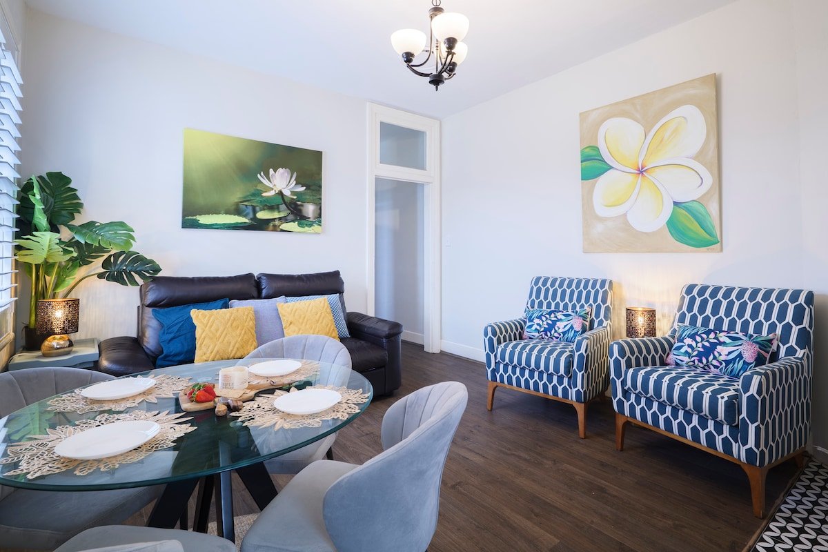 Water front – KING Bed 5 Room Rooftop Terrace #35 gallery image 5