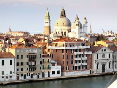 Zattere luxury large apart with fabulous views