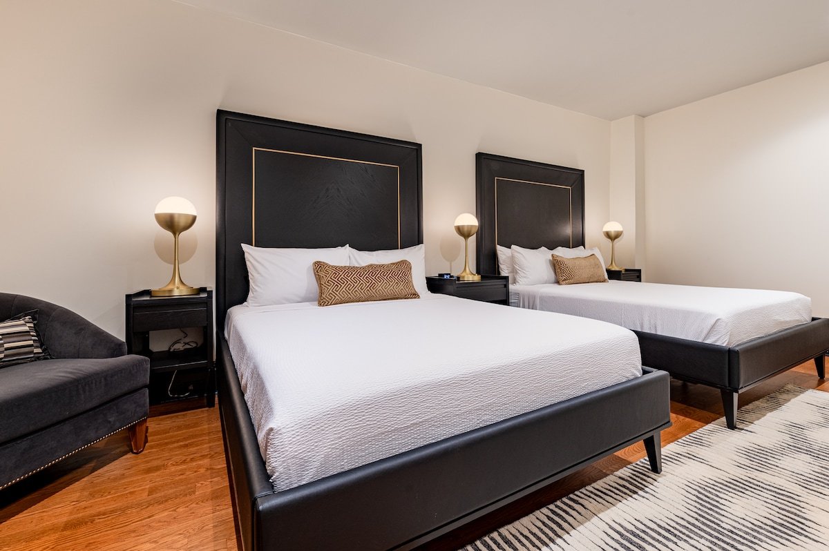 2BR City View in Prime Location | Mayfair Hotel gallery image 5