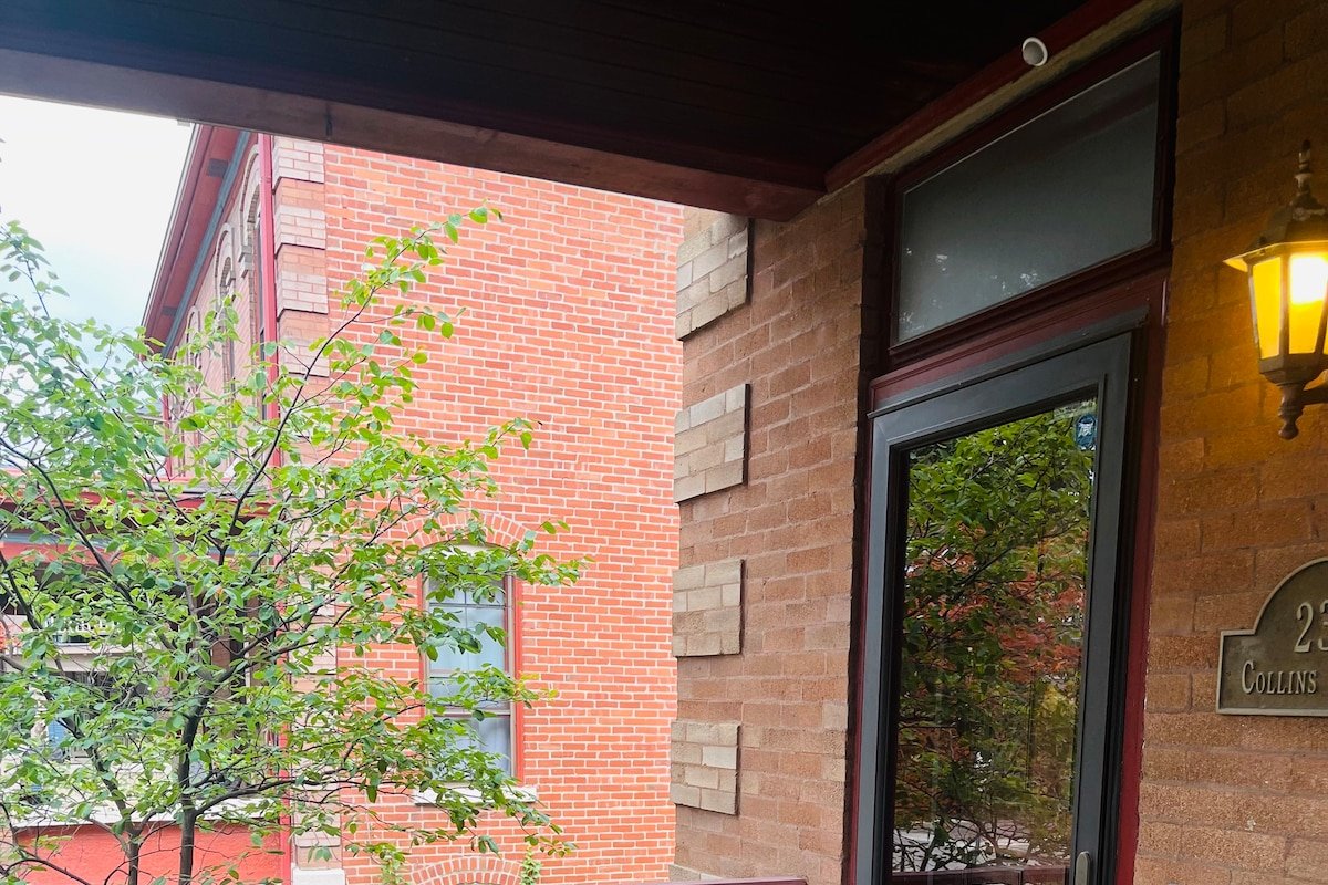 Short North Urban Retreat 3BR Home | 5-stars gallery image 4