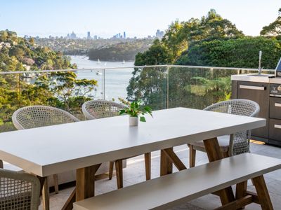 Spectacular Middle Harbor & CBD views