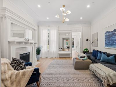 Rove Travel | Riverside | 6BR Modern Townhouse