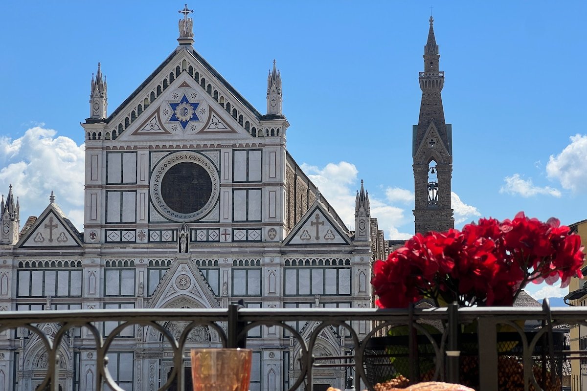 [Santa Croce best view] mercatini di Natale gallery image 3