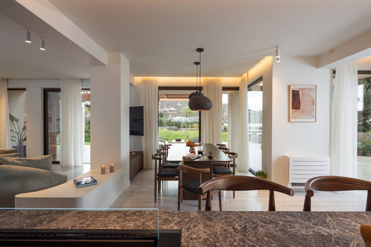 Beachfront Linum Escape Retreat Heated Pool gallery image 4