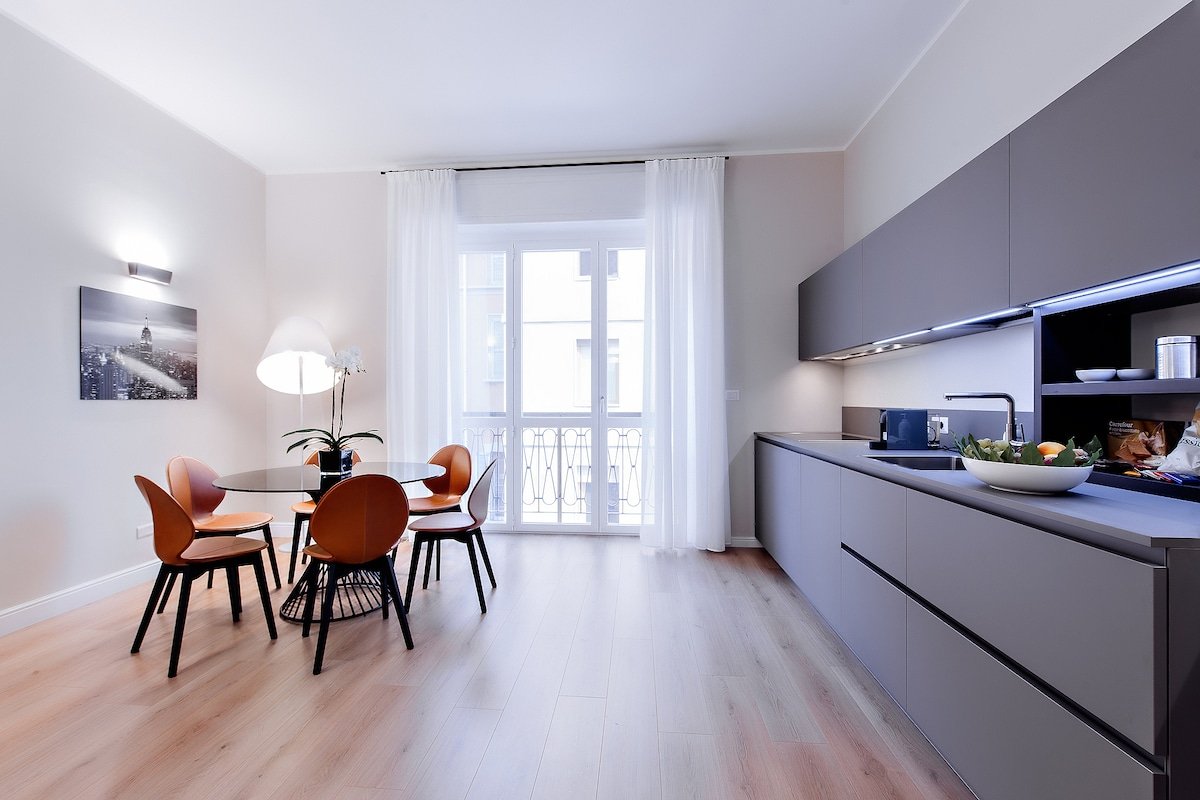 Milano Manzoni-MonteNapoleone VP103 C (CIM-01046) gallery image 3