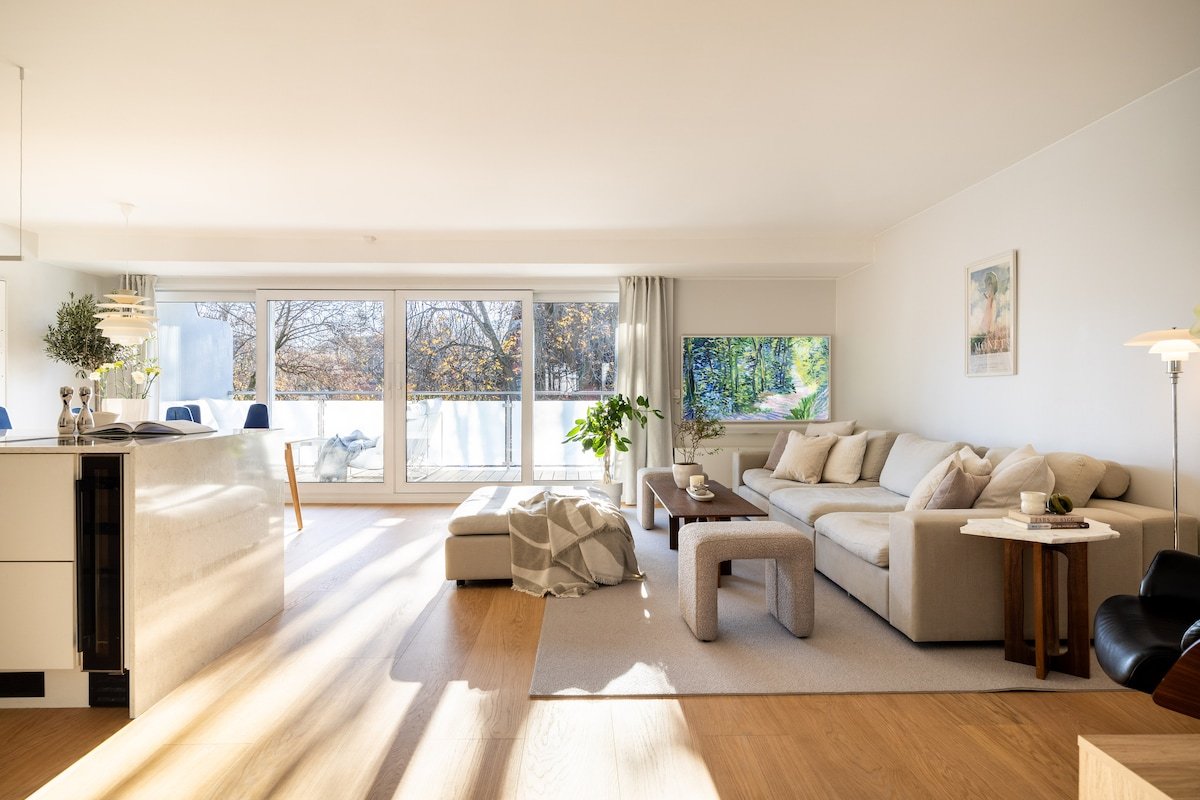 Central and newly renovated apartment gallery image 2