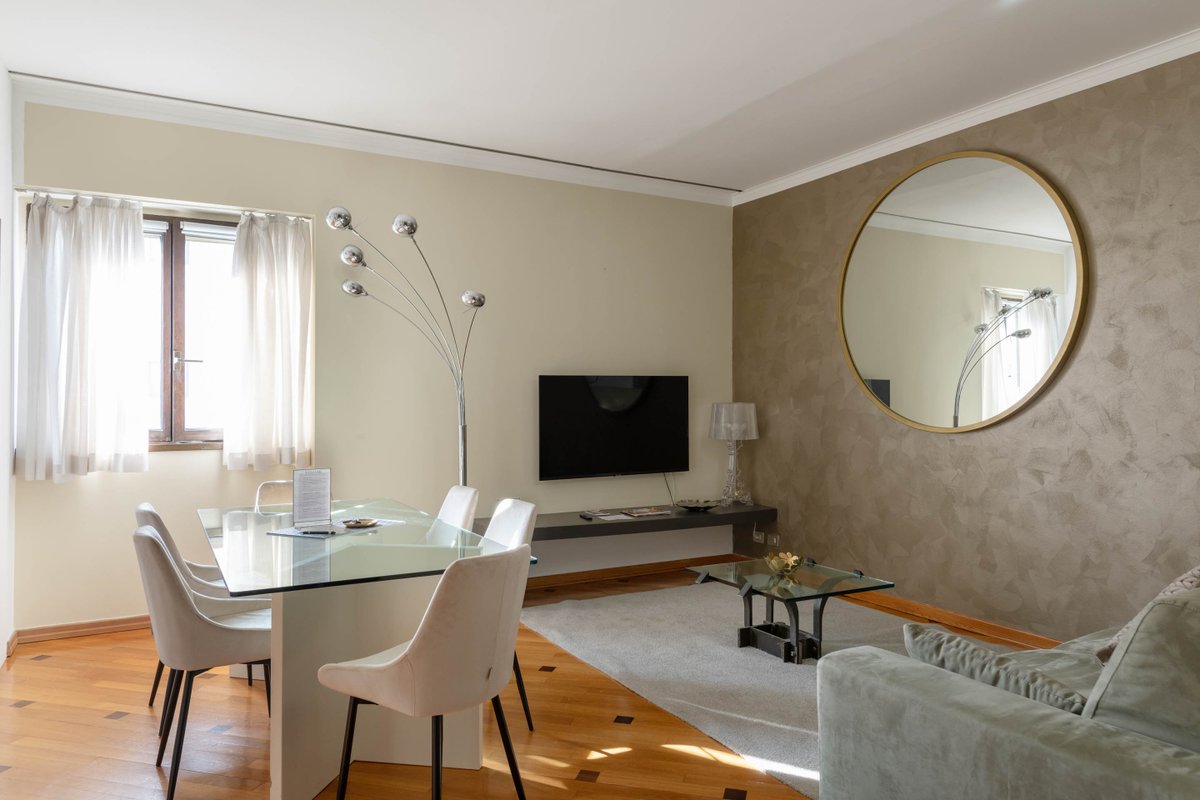 Luxury 3 bedroom apartment in Duomo – 6 Guests