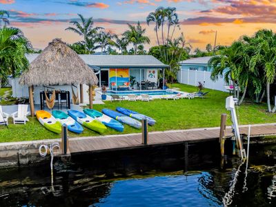 Waterfront Heated Pool, Tiki Bar, Beach Close