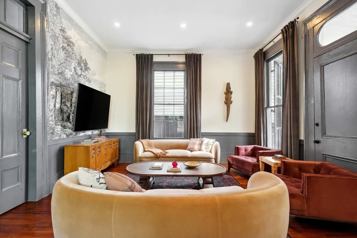 5 Bedroom Designer Home on Magazine | Pool & Spa gallery image 2