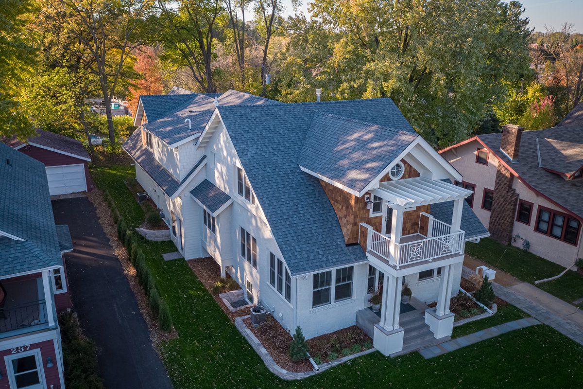 Top Floor Gem in Downtown Wayzata/Lake Minnetonka
