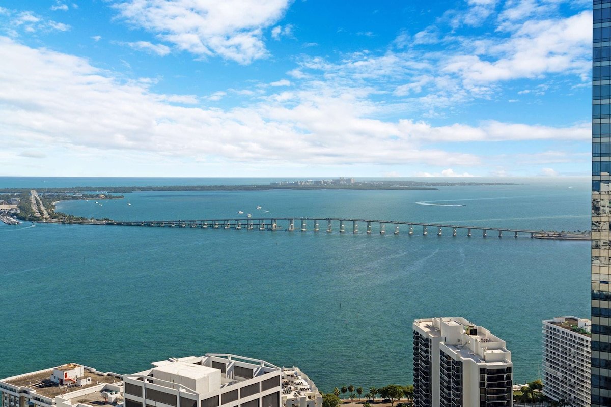 2-Story 3BD Brickell Penthouse | Heated Pool | Gym gallery image 5