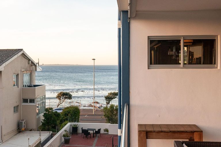 Emerald Horizon Mouille Point - Views & Location