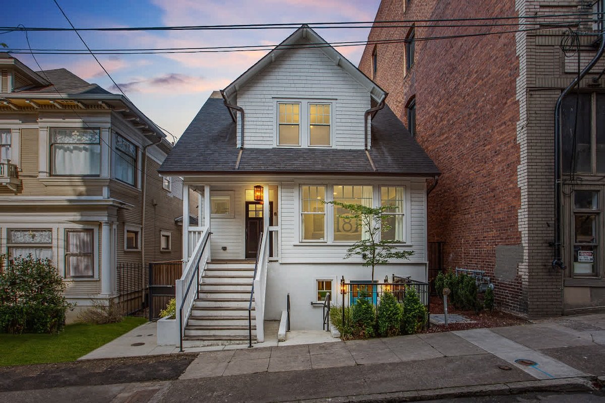 Historic Meets Modern | 4BR • Walk to NW 23rd gallery image 2