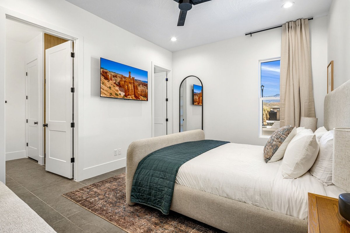 Pecan Valley 5173|$50K Simulator, Private Pool gallery image 4