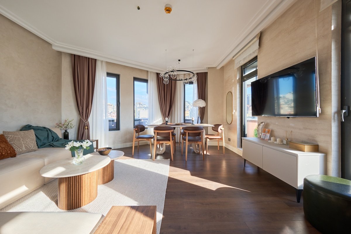 Penthouse at Taksim360 gallery image 3
