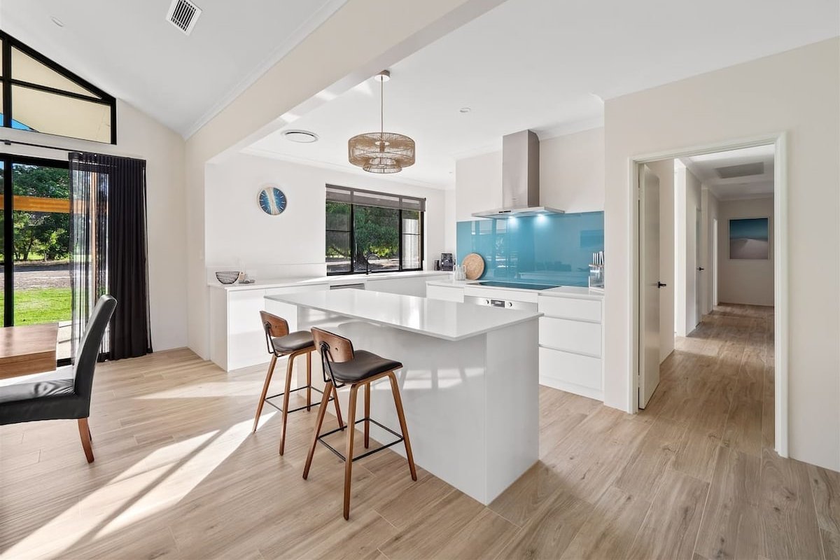 Turf and Surf—Secluded Haven between Beach & Town gallery image 4