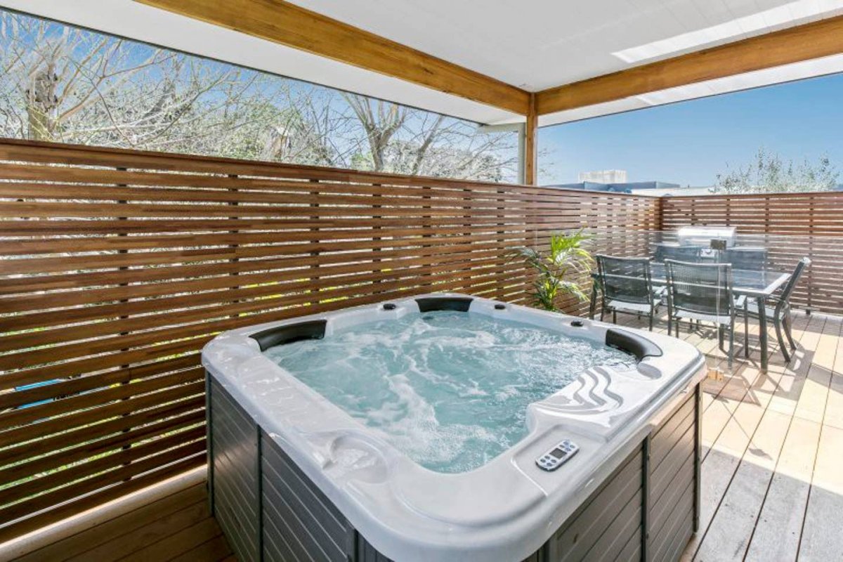 HALE KUPA | Huge Entertainer | Spa | 300m Beach