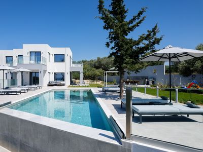 Style and Convenience near Rethymno beach and town