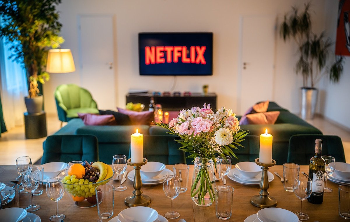 4BR+2.5Bath Modern apartment gallery image 2