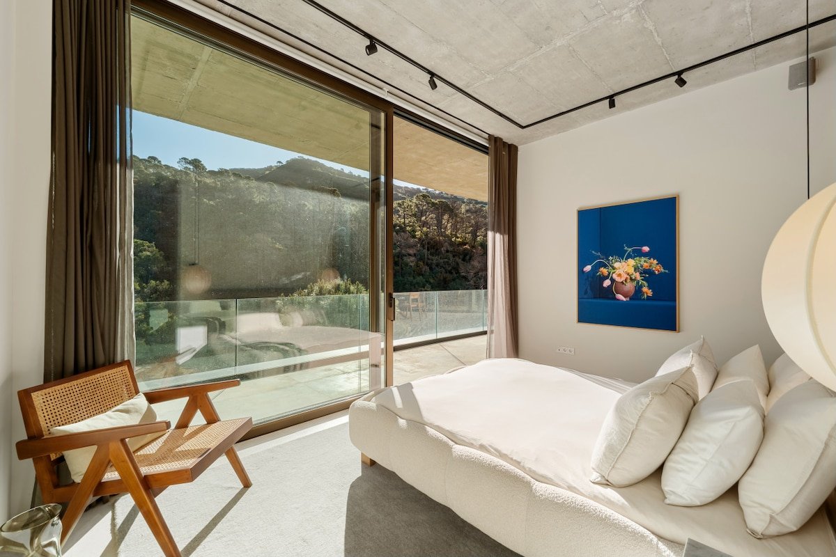 Swish Marbella: Private Luxury Villa & Sea Views gallery image 5