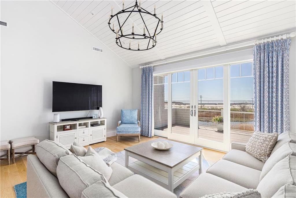 Live Your Dream! Ocean Views, Steps to the Beach! gallery image 4