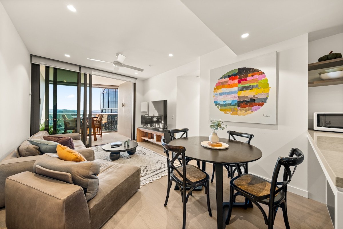 Luxury in Queens Wharf with car park gallery image 5