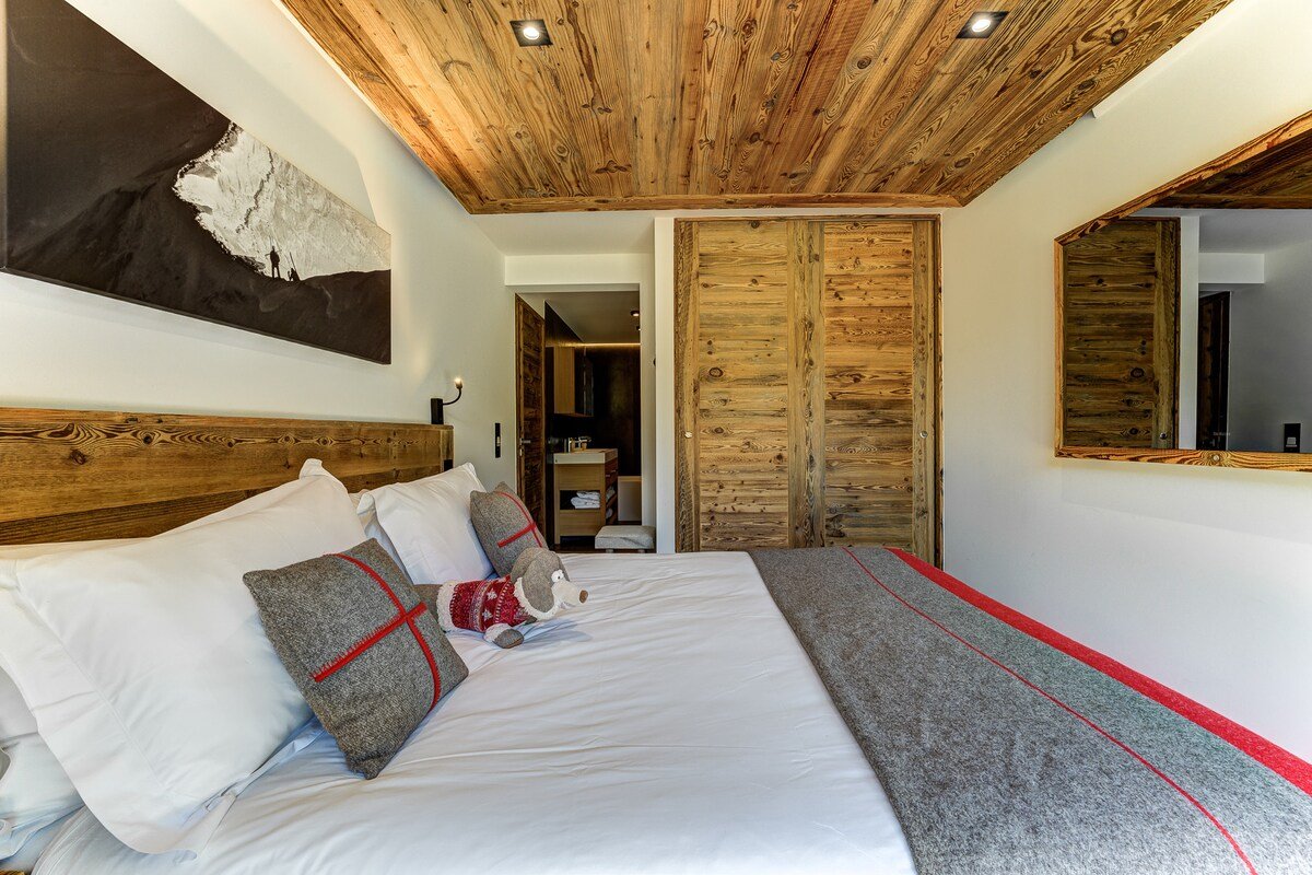 Stunning chalet incl. bkfast & cleaning services gallery image 4