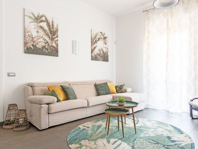 2 Bedroom, 2 Bathroom Central Flat + Free Garage