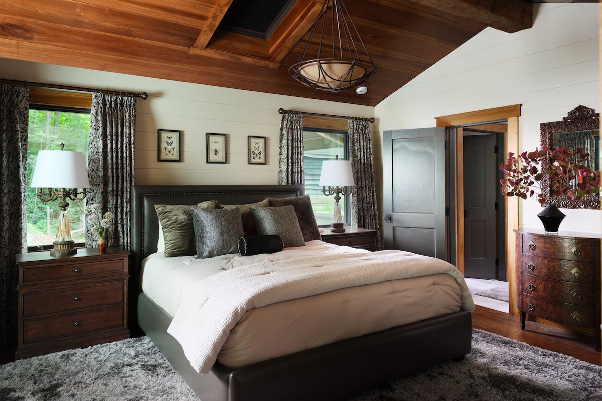 Luxury Mountain Escape at Precipice Private Lodge gallery image 4