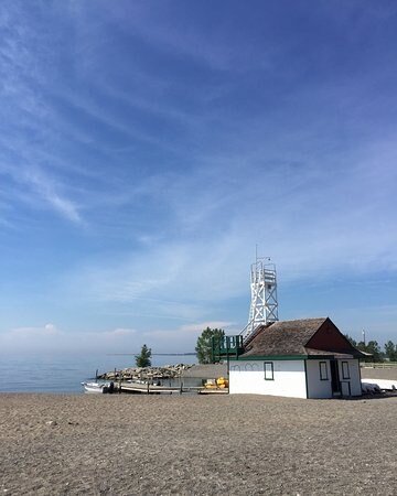 Beautiful house steps to the beach gallery image 5