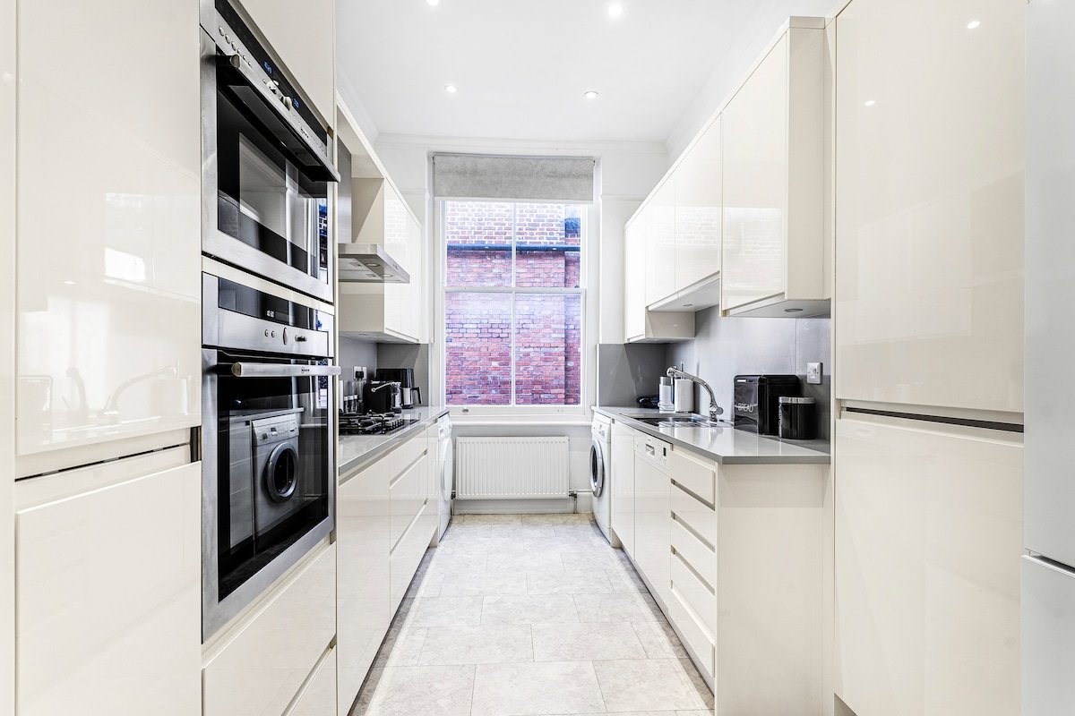 Marylebone Home | Next to Baker Street Station gallery image 5