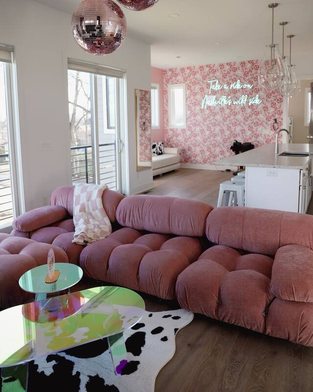 House of Cowgirls! Amazing Rooftop + 1.5mi to DT gallery image 4