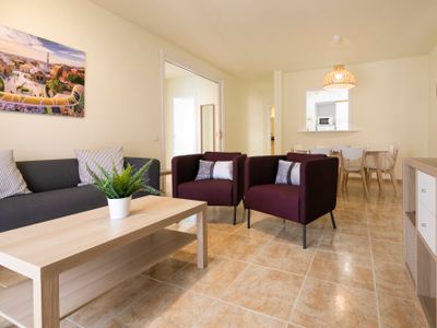 Be Barcelona – Plaza Catalunya Nice and Comfy 4.2 (MP9)