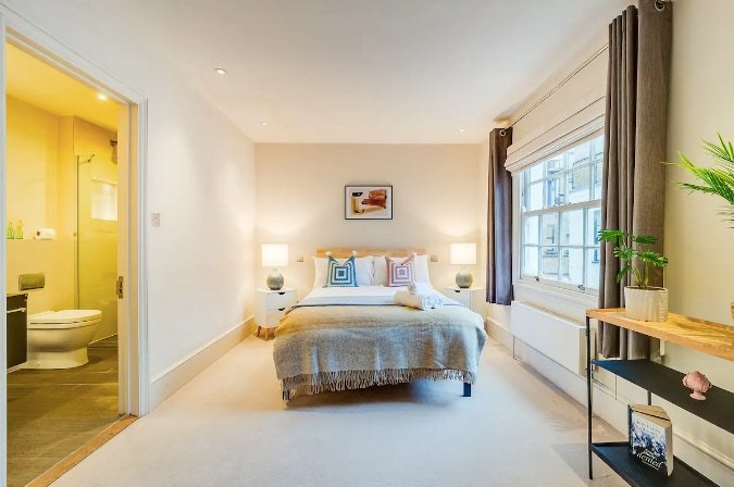 Kensington – Charming, Peaceful 5Bed Mews Home gallery image 4